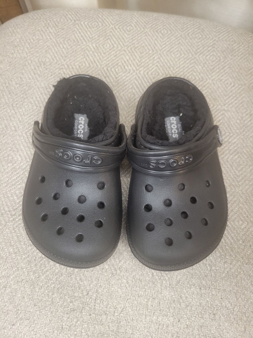 CROCS Kids Classic Clog with Black Fuzzy Lining